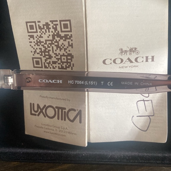 Coach Sunglasses, Women’s - Picture 11 of 11